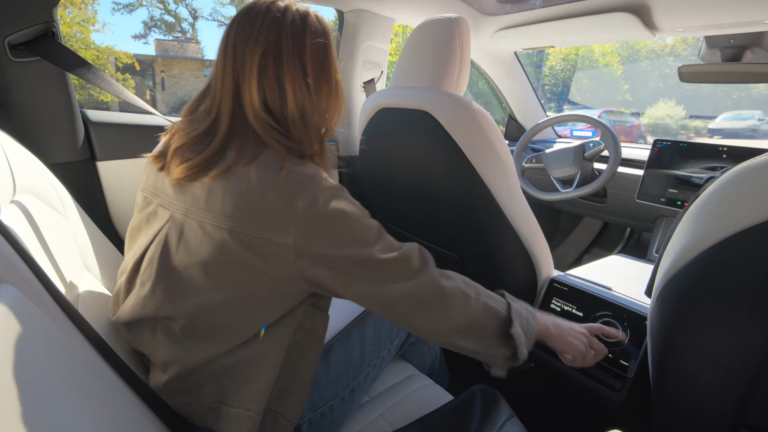 De taxi komt eraan. Alleen de chauffeur niet.